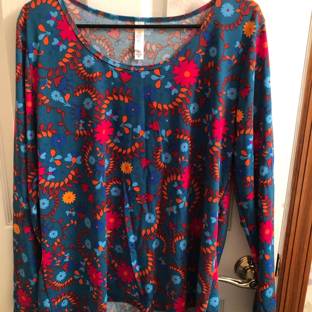 LuLaRoe Lynnae Long Sleeve Floral Top